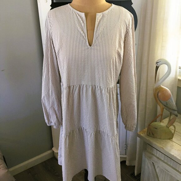 Vineyard Vines Dress Size S Tiered Seersucker Gray & White Stripes - Picture 1 of 8